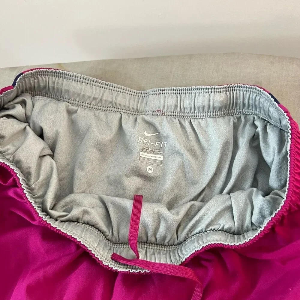 🔥🔥5 for $25🔥🔥 Nike dri-fit magenta lined running shorts size medium
